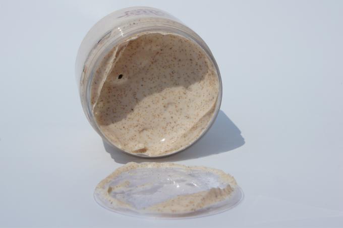 El exfoliante corporal Exfoliating natural de la crema de la mantequilla de mandingo para la piel sensible aclara